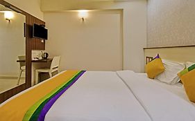 Itsy Hotels Deluxe Inn