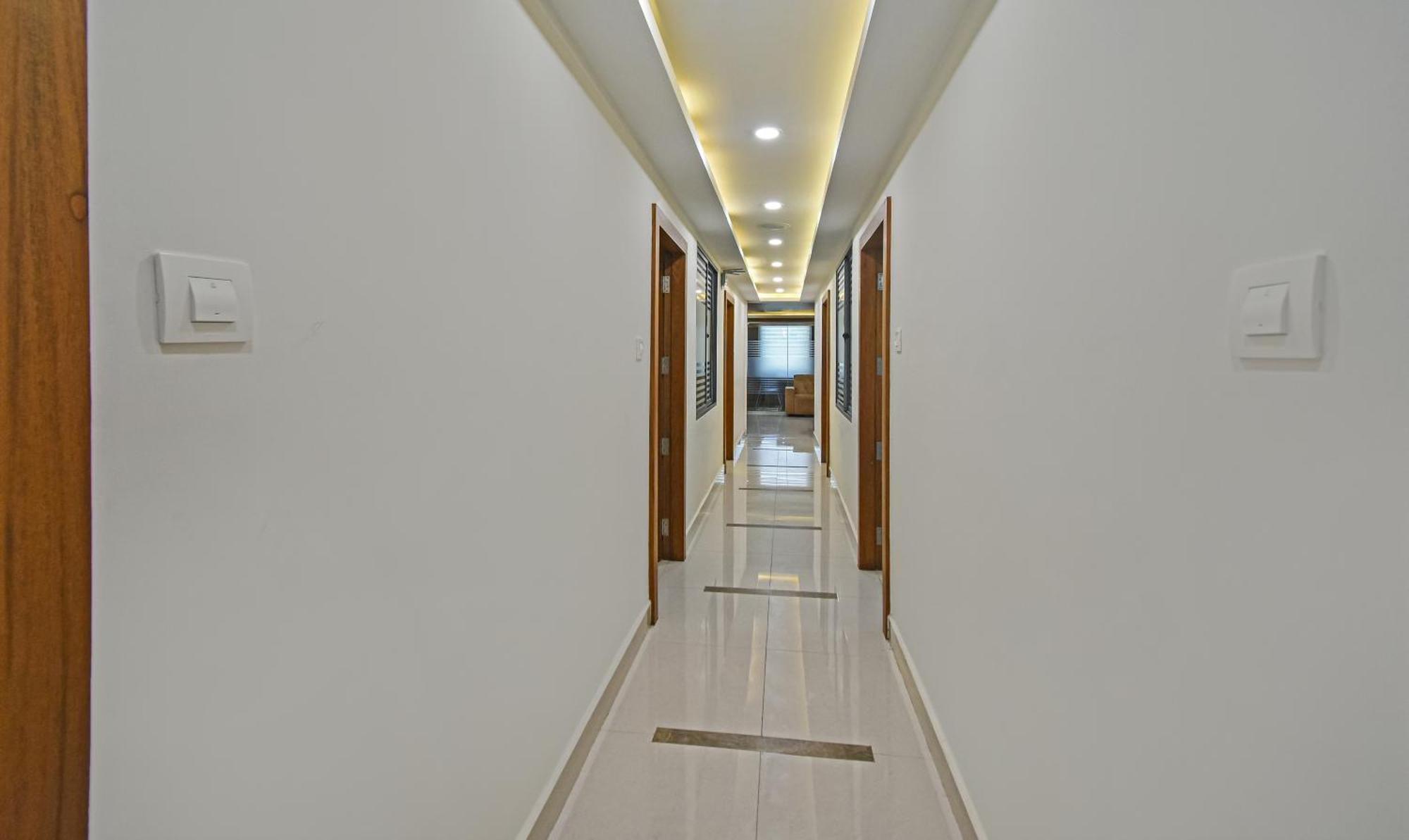 Itsy Hotels Deluxe Inn Chennai Exterior photo