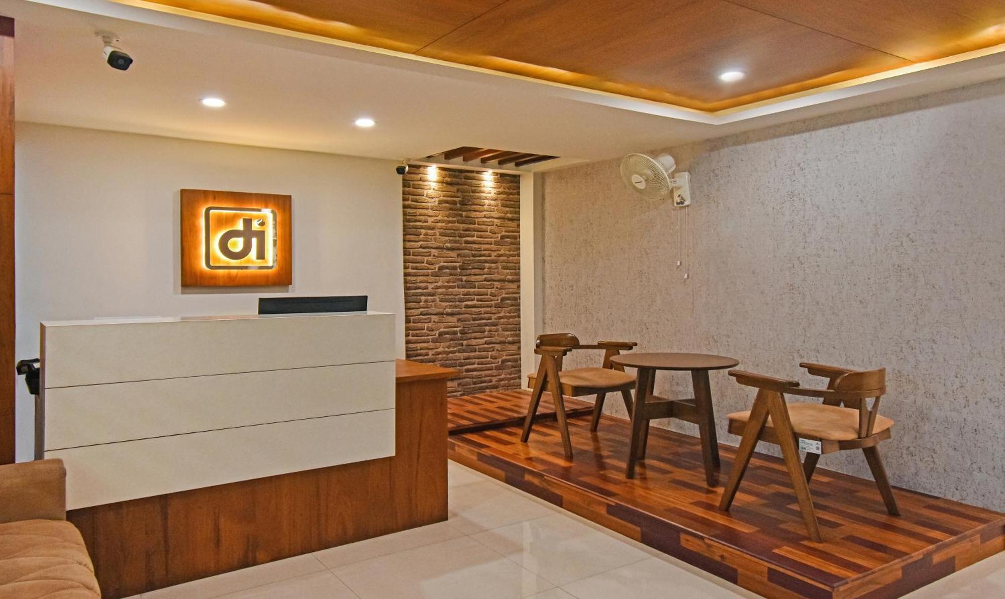 Itsy Hotels Deluxe Inn Chennai Exterior photo
