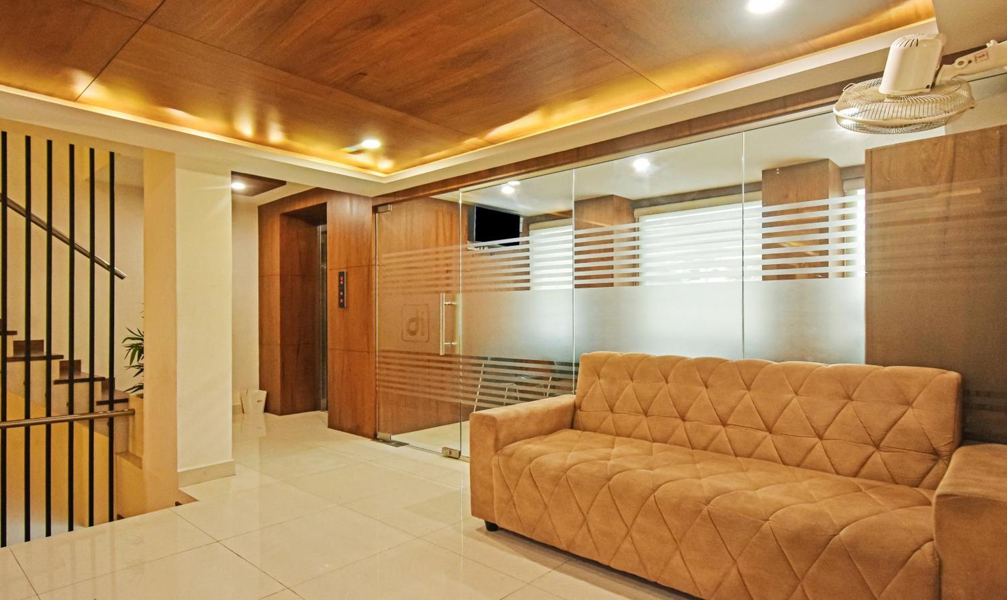 Itsy Hotels Deluxe Inn Chennai Exterior photo