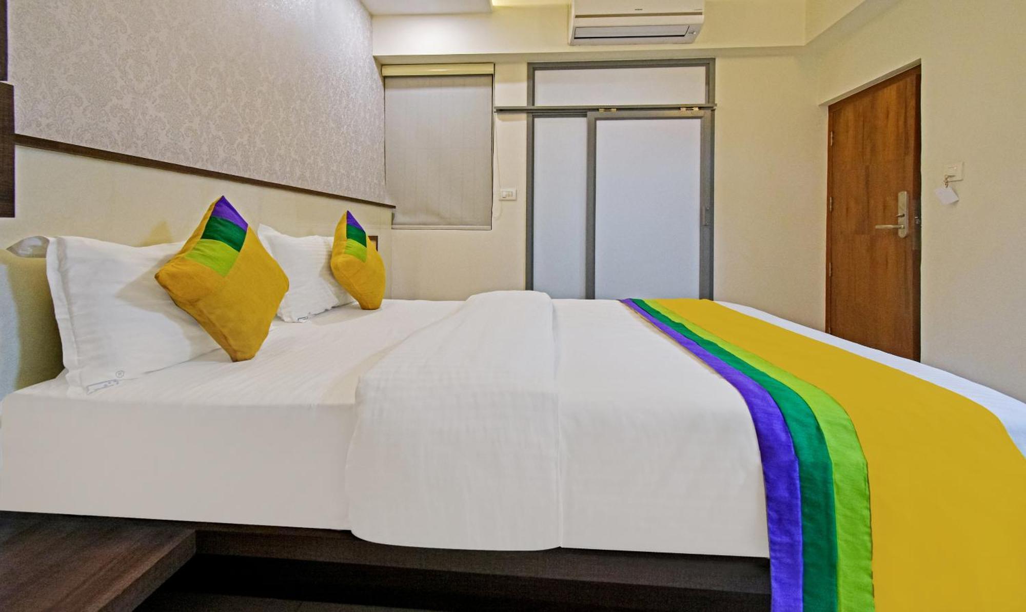 Itsy Hotels Deluxe Inn Chennai Exterior photo