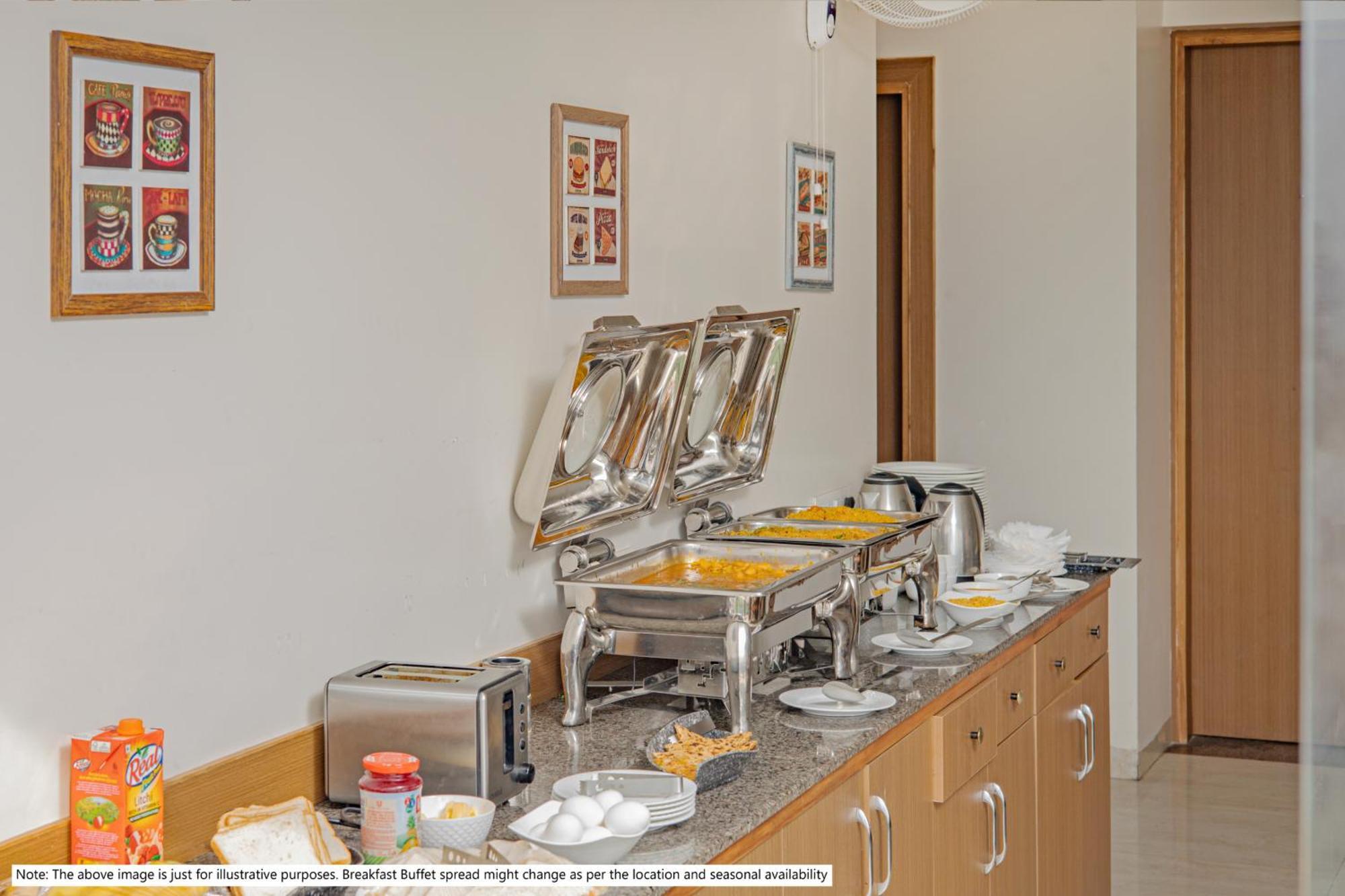 Itsy Hotels Deluxe Inn Chennai Exterior photo